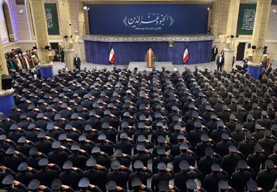 تصاویر دیدار فرماندهان نیروی هوایی ارتش با رهبر انقلاب | سلام نظامی فرمانده کل قوا
