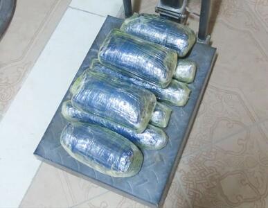 توقیف خودرو و دستگیری قاچاقچی مواد مخدر با هوشیاری مرزبانان هنگ مرزی تایباد