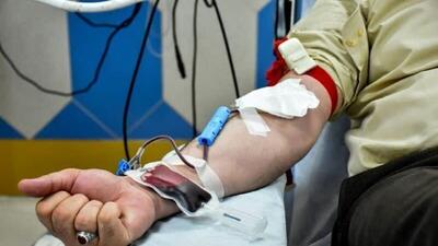 استقبال چشمگیر مردم قم از پویش اهدای خون به مناسبت سالروز پیروزی انقلاب