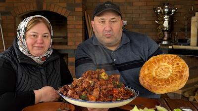 غذای روستایی در روسیه؛ پخت واوایشکای گوشت گاو و سبزیجات (فیلم)