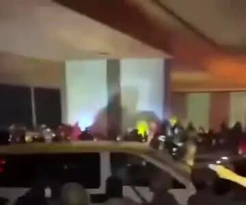 ببینید| ادامه اعتراض مردم لبنان و تلاش پلیس برای متفرق کردن معترضان
