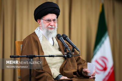 لحظاتی از حضور رهبر انقلاب در مسجد مقدس جمکران