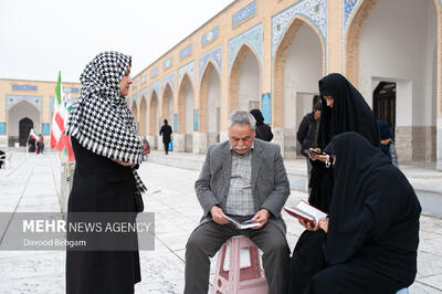 آئین سنتی «چراغ برات» در آرامستان خواجه ربیع مشهد