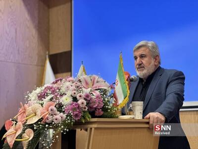 احیای الگوی زن مسلمان در گام دوم انقلاب؛ نقش زنان در تربیت و جامعه‌سازی