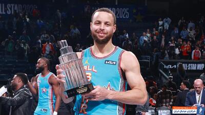 بسکتبال NBA | یک سه‌امتیازی از سیاره‌ای دیگر؛ استفن کری از نیمه زمین همه را میخکوب کرد - پارس فوتبال