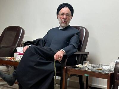 عکس جدید سیدمحمد خاتمی در یک جلسه خصوصی