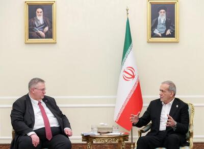 معاون نخست‌وزیر روسیه با پزشکیان دیدار کرد - اکونیوز