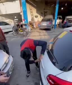 آبروریزی بزرگ ایران‌خودرو؛ باز کردن صندوق عقب پژو ۲۰۷ در کمتر از یک ثانیه!