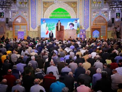 دشمن برای غلبه بر مردم تهدید نرم‌افزاری را آغاز کرده است