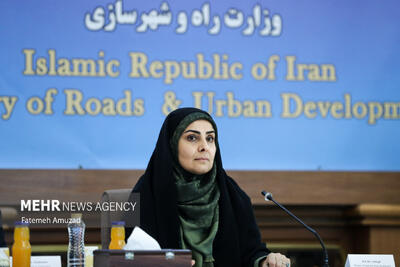 صادق: فرودگاه‌های کشور باید به قطب‌های اقتصادی تبدیل شوند