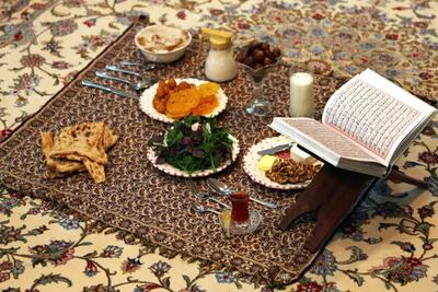 با رعایت این نکات ساده از فواید روزه بهره‌مند شوید؛ نه به پرخوری - تجارت‌نیوز