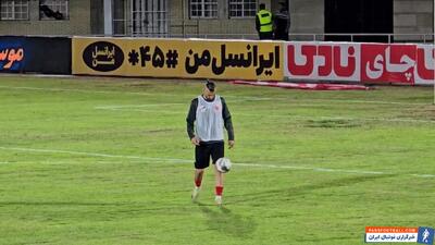 تمرین پنالتی سردار دورسون بعد از اتمام گرم کردن تیم - پارس فوتبال