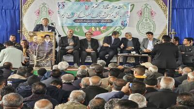دیدار استاندار اصفهان با هفت هزار کشاورز شرق درباره مسائل آبی استان