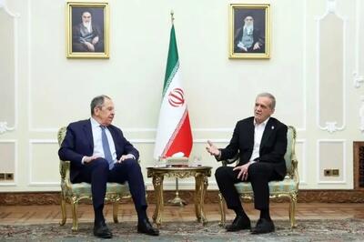 منبع دیپلمات: تهران به لاوروف تاکید کرد هرگز با شروط دولت ترامپ وارد مذاکره نمی‌شود - پایگاه خبری مدارا