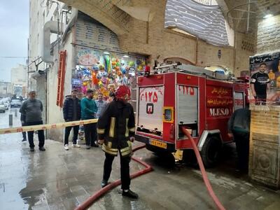 مهار آتش‌سوزی هتل‌آپارتمان با تلاش ۲۰ آتش‌نشان در مشهد