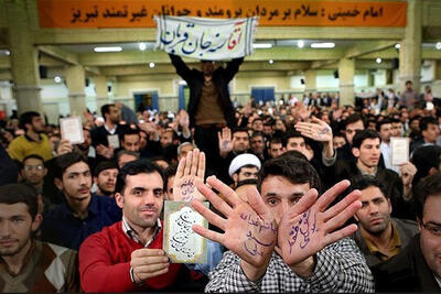 دانشجویان در دیدار با رهبری مسائل روز را مطرح می‌کنند