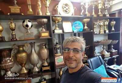 افشاگری هنرمند استقلالی؛ کریم باقری استقلالی بود و برای پرسپولیس کری می خواند! - پارس فوتبال
