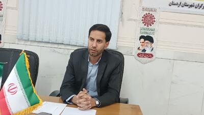 غرس ۳۲۰ نهال به یادبود ۳۲۰ شهید شهرستان اردستان