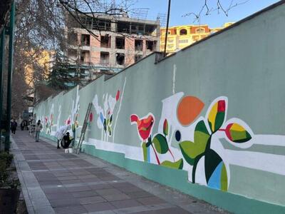 ۳۰ جداره شهری منطقه یک با نقاشی های نوروزی رنگ می گیرد
