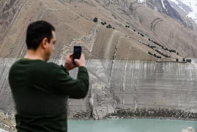فاجعه کم آبی بیخ گوش تهران؛ موجودی آب سد‌های لتیان و ماملو به ۱۲ درصد، سد لار یک درصد و سد کرج به هفت درصد رسید / درخواست شرکت آب از مردم برای نصب تانکر ذخیره آب در تمامی ساختمان‌های مسکونی، تجاری و اداری
