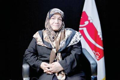 حجاب اجباری یا اختیاری؟ گفت‌وگوی داغ با طاهره طالقانی - آینه فردا