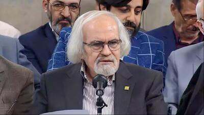 شعرخوانی آقای محمد علی مجاهدی در دیدار شاعران با رهبر انقلاب (فیلم)