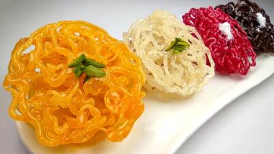 طرز تهیه زولبیا اصل قنادی به سبک تهرانی ها با رنگ های طبیعی و خوشمزه