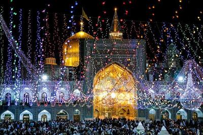 مشهد الرضا (ع) در شب میلاد امام حسن مجتبی (ع) غرق در نور و شادمانی است