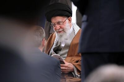 دیدار شاعران و اهالی فرهنگ و ادب با رهبر انقلاب + عکس و فیلم