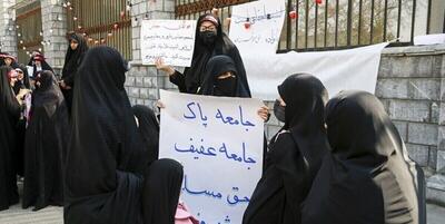 این افراد که در تجمع قانون حجاب شرکت کردند، در ریختن آبرو هیچ مرزی ندارند!