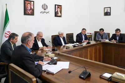 عارف: طبق برنامه هفتم ایران باید به هاب انرژی تبدیل شود