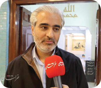 سفره افطاری ساده باجناق‌ها وسط پاساژ