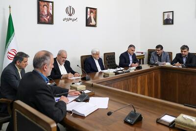 عارف: طبق برنامه هفتم ایران باید به هاب انرژی تبدیل شود