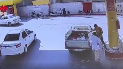 انفجار وانت در جایگاه گاز پارسیان قم