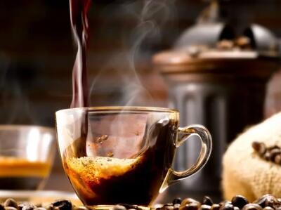 آیا خوردن قهوه باعث ریزش مو می‌شود؟ | اقتصاد24