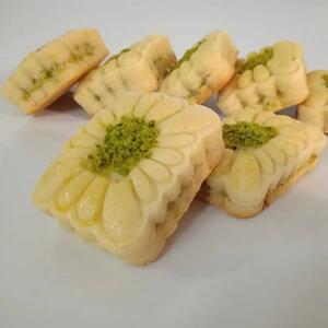 شیرینی پزی مخصوص عید ۱۴۰۴؛ طرز تهیه شیرینی کره‌ای مغزدار - فراشپز