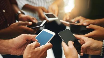 اعتیاد به موبایل: از اختلالات خواب تا کاهش تمرکز