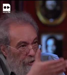 مسعود فراستی: من بین تتلو و ساسی مانکن مانده ام کدام مبتذل تر است!/ ویدئو