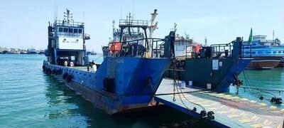 اقدامات قاچاقچیان حرفه‌ای و خطرناک سوخت که وابسته به افراد عادی نیستند/ از شلیک‌های مستقیم پیاپی به ماموران تا ساخت سنگر‌های بتنی در شناور‌ها/ قاچاقچی‌ها دور شناور سیم خاردار می‌کشند و به آن برق ۲۲۰ ولت وصل می‌کنند/ ویدئو