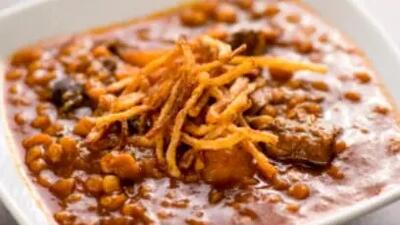 خورشت‌ها در یخچال تا کی قابل استفاده‌اند؟ جدول نگهداری قیمه و فسنجون و قورمه سبزی