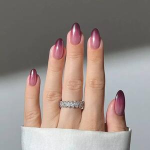 طرح شیک وخاص آمبره ناخن برای ۱۴۰۴+فیلم