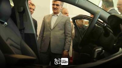 بانک ملی ایران با شرکت ایران خودرو تفاهم نامه همکاری امضا کرد