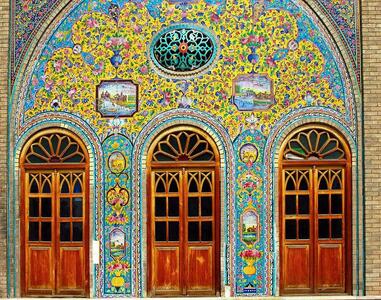 یادگار حیرت‌انگیز کاشی‌کار شمس‌العماره بر دیواره‌های کاخ - چیدانه