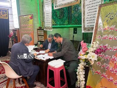 مدیرکل ارتباطات مردمی قوه قضاییه به مشکلات حقوقی و قضایی نمازگزاران در مسجد امام موسی بن جعفر (ع) رسیدگی کرد
