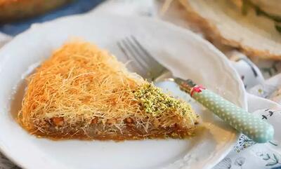 طرز تهیه دسر کادایف گردویی؛ خوشمزه به روش ترکیه‌ای