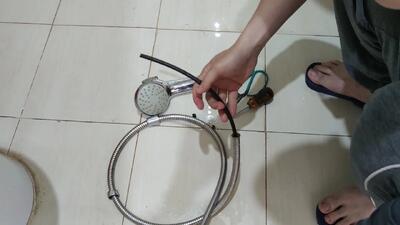 رفع نشتی و تعمیر شلنگ سوراخ شده دوش حمام (بدون نیاز به خرید شلنگ)