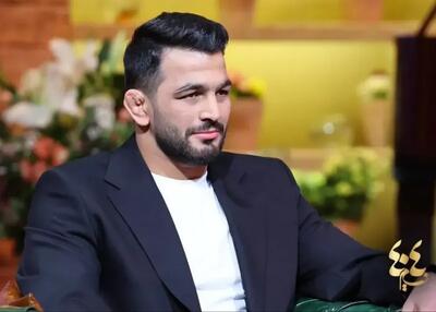 انتقاد تند حسن یزدانی از مجری صدا و سیما: ۴۰ تا ۵۰ درصد صحبت هایم را حذف کردند؛ یکسری سوءتفاهم‌ها برای مردم ایجاد شد / سر و ته حرف را زدن کار جوانمردانه‌ای نیست