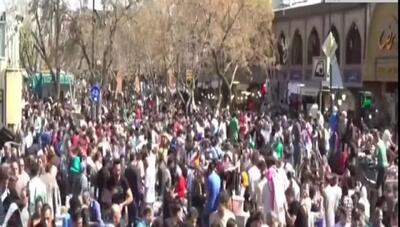 هم اکنون حال و هوای بازار تهران در آستانه عید نوروز + فیلم