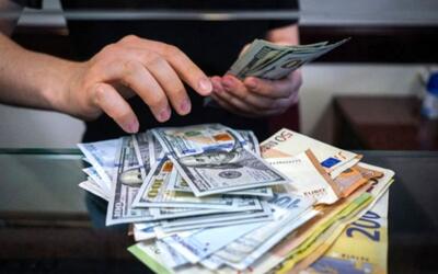 قیمت ارزها در بازار آزاد؛ نرخ دلار، یورو و پوند در پایان سال ۱۴۰۳