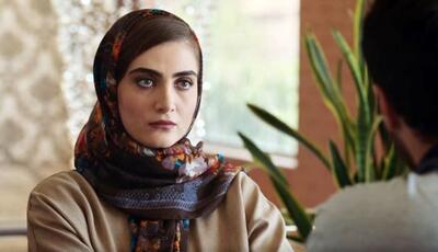 الناز ملک با کت چرم قرمز و عینک ضربدری/ عکس
